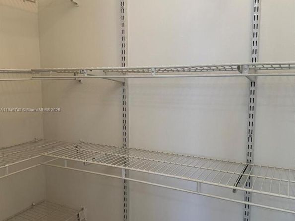 1090 SE 6th Ave, Dania Beach FL 33004