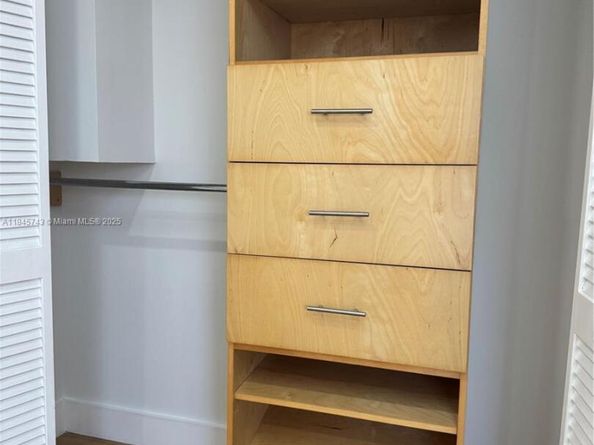 1090 SE 6th Ave, Dania Beach FL 33004