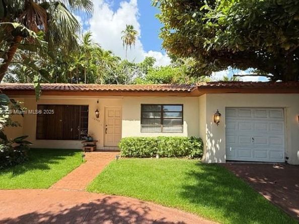 12942 Ixora Rd, North Miami FL 33181