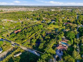 12325 SW 240th St, Homestead FL 33032