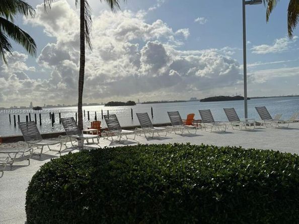 650 NE 64th St G503, Miami FL 33138