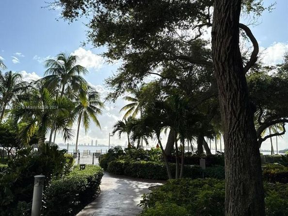 650 NE 64th St G503, Miami FL 33138