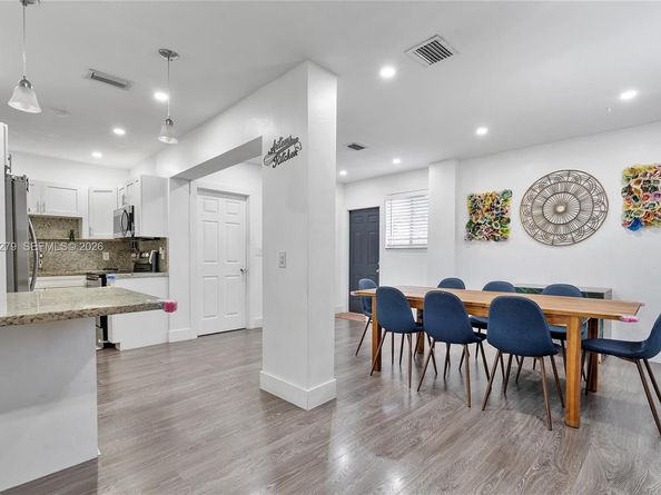 3249 NW 51st St, Miami FL 33142