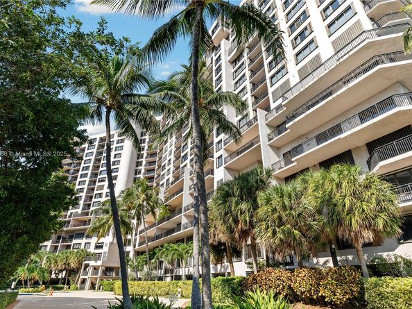 540 Brickell Key Dr 316, Miami FL 33131