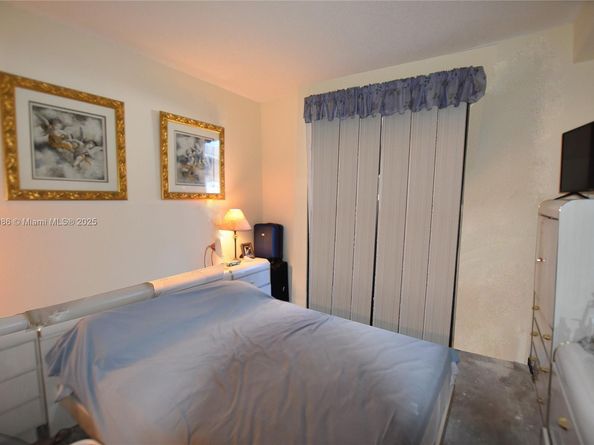 540 Brickell Key Dr 316, Miami FL 33131