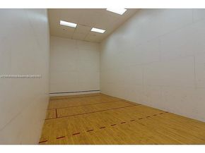 540 Brickell Key Dr 316, Miami FL 33131