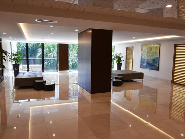 540 Brickell Key Dr 316, Miami FL 33131