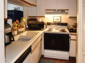 540 Brickell Key Dr 316, Miami FL 33131