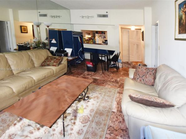 540 Brickell Key Dr 316, Miami FL 33131