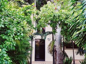 Undisclosed Address #A12026404, Miami FL 33129