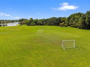 4275 Ironwood Ct, Weston FL 33331
