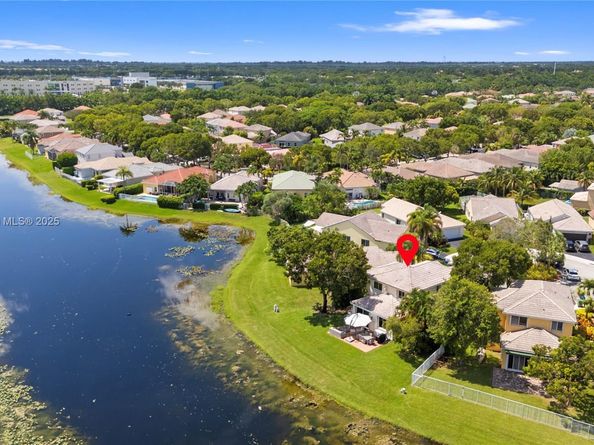 4275 Ironwood Ct, Weston FL 33331