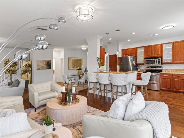 4275 Ironwood Ct, Weston FL 33331