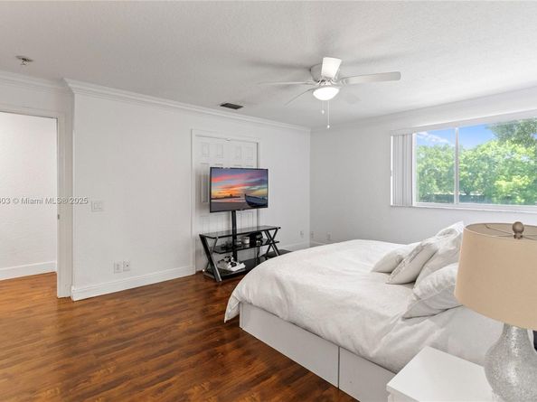 4275 Ironwood Ct, Weston FL 33331