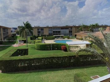 600 Village Green Ct