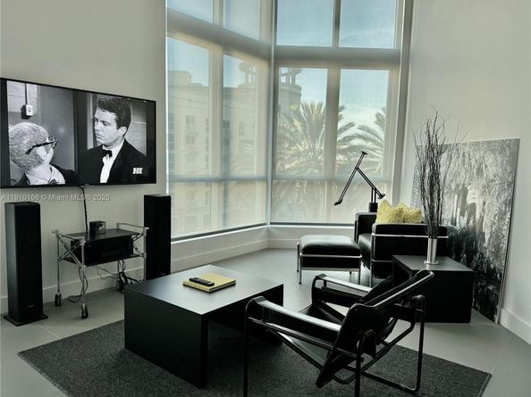 9055 SW 73rd Ct 406, Miami FL 33156