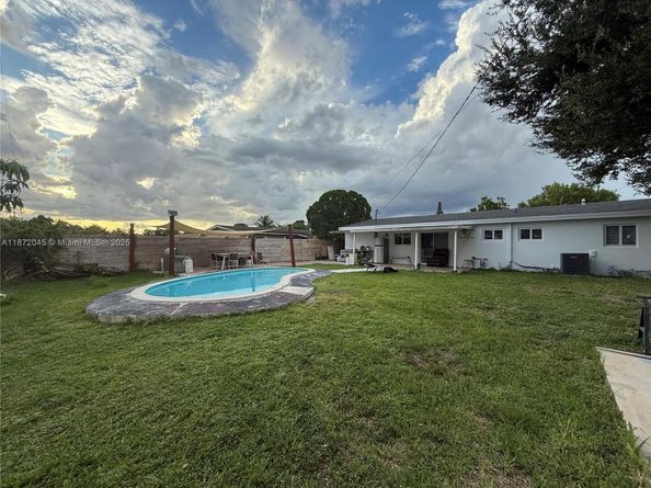 1950 NW 190th Ter, Miami Gardens FL 33056