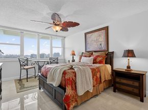 3140 S Ocean Dr PH4, Hallandale Beach FL 33009