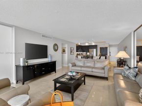 3140 S Ocean Dr PH4, Hallandale Beach FL 33009