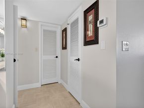 3140 S Ocean Dr PH4, Hallandale Beach FL 33009