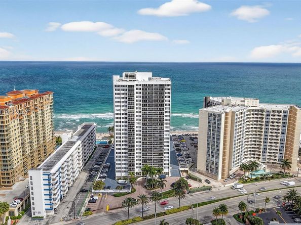 3140 S Ocean Dr PH4, Hallandale Beach FL 33009