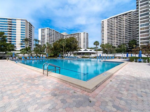 2500 Parkview Dr 2312, Hallandale Beach FL 33009