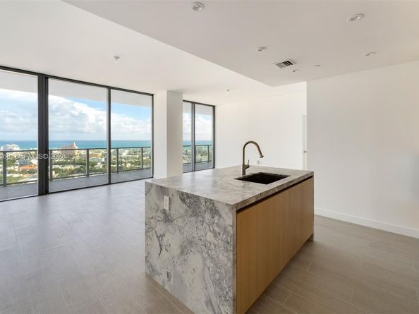 500 Alton Rd 2207, Miami Beach FL 33139