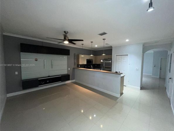 4929 SW 140th Ter 5, Miramar FL 33027