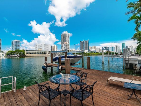 6535 Allison Rd, Miami Beach FL 33141