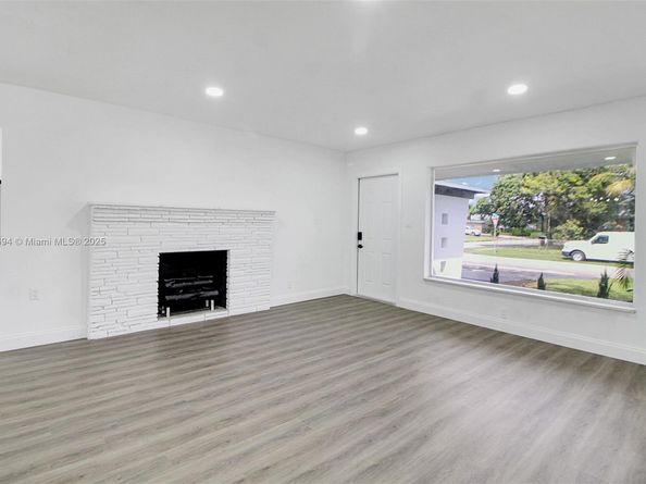 2880 SW 2nd St, Fort Lauderdale FL 33312