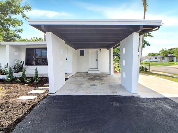 2880 SW 2nd St, Fort Lauderdale FL 33312