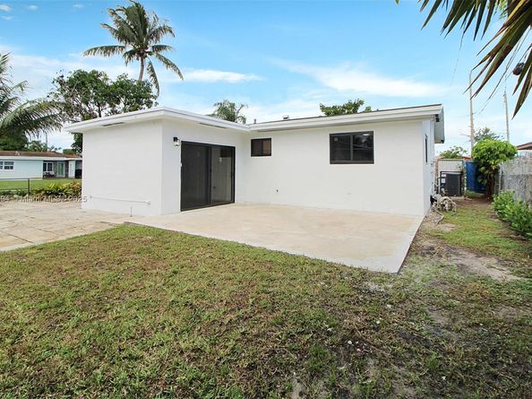 2880 SW 2nd St, Fort Lauderdale FL 33312