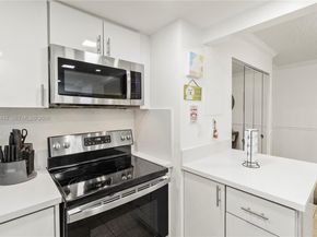 840 NW 87th Ave 405, Miami FL 33172