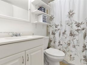 840 NW 87th Ave 405, Miami FL 33172