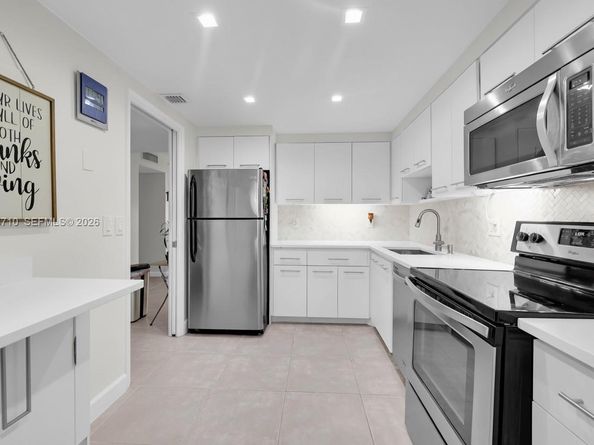 3301 S Palm Aire Dr 106, Pompano Beach FL 33069
