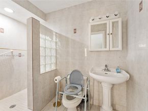 8100 SW 95th Ct, Miami FL 33173
