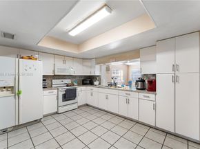 8100 SW 95th Ct, Miami FL 33173