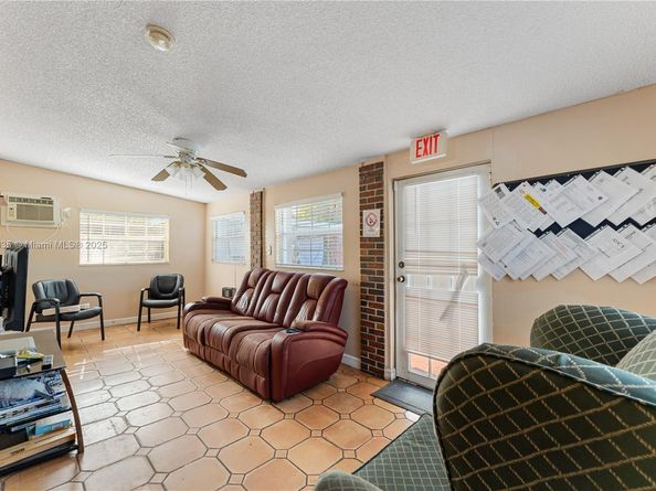 8100 SW 95th Ct, Miami FL 33173