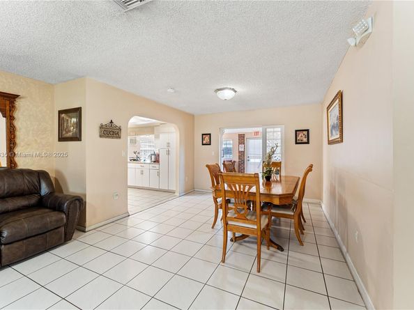 8100 SW 95th Ct, Miami FL 33173