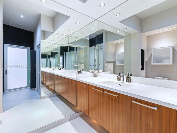 2001 Meridian Ave 515, Miami Beach FL 33139