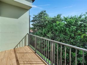 828 NE 14th St, Fort Lauderdale FL 33304