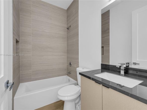 828 NE 14th St, Fort Lauderdale FL 33304