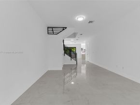 828 NE 14th St, Fort Lauderdale FL 33304