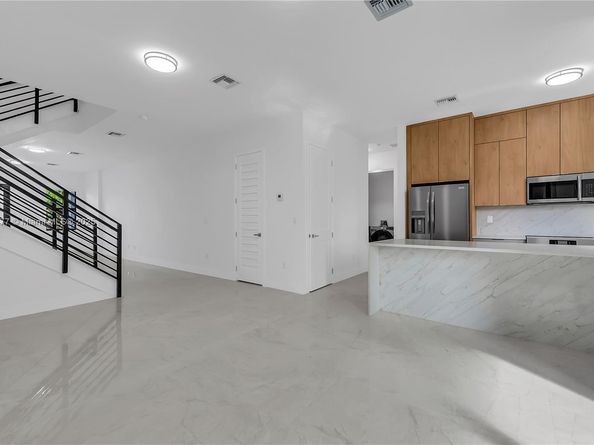 828 NE 14th St, Fort Lauderdale FL 33304