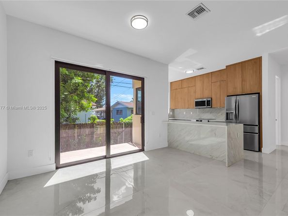 828 NE 14th St, Fort Lauderdale FL 33304