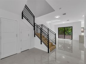 828 NE 14th St, Fort Lauderdale FL 33304