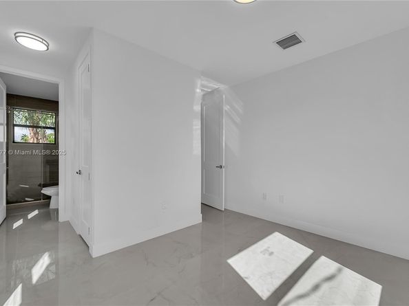 828 NE 14th St, Fort Lauderdale FL 33304