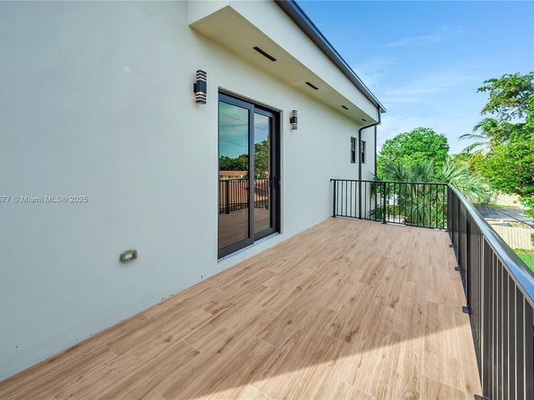 828 NE 14th St, Fort Lauderdale FL 33304