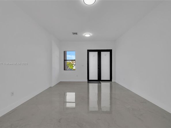 828 NE 14th St, Fort Lauderdale FL 33304