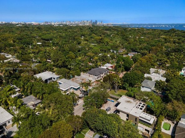 4095 Hardie Ave, Miami FL 33133